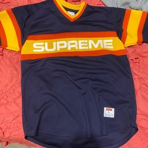 SUPREME brand jersey never worn, navy and rainbow, size L